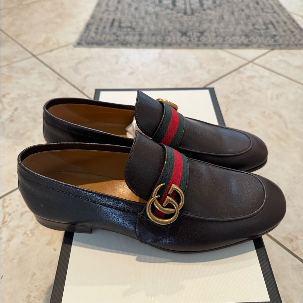 Brand new Gucci brown leather loafers sz. US 6, fits like a US7 -7 1/2